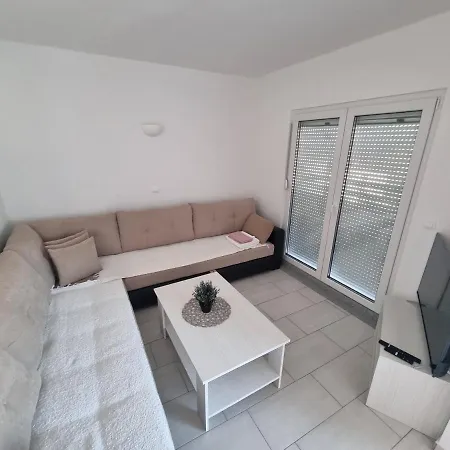 Telalovic アパート *